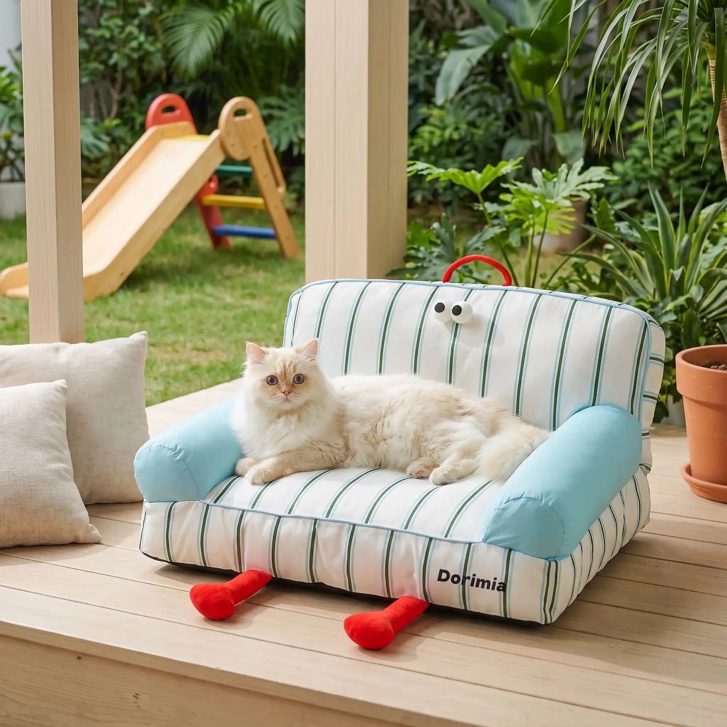 canapé pour chat avec chat allongé terrasse jardin 