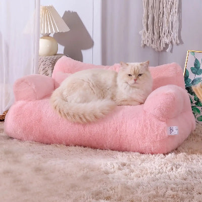 canapé pour chat rose chat blanc tranquille