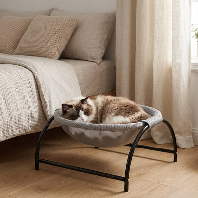 hamac pour chat sur pieds chat endormi 