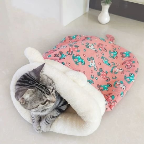 lit chat couchage coloré rose jouet 