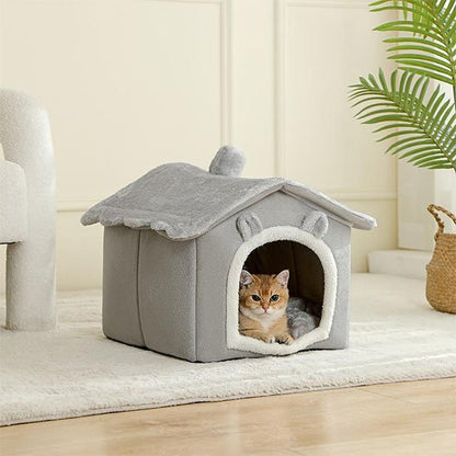 maison pour chat gris clair doux avec chat 2