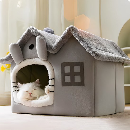 maison pour chat grise oreilles lapin avec chat dormant