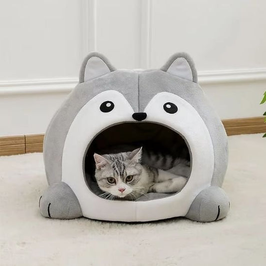 niche pour chat grotte husky gris avec chat allongé dedans