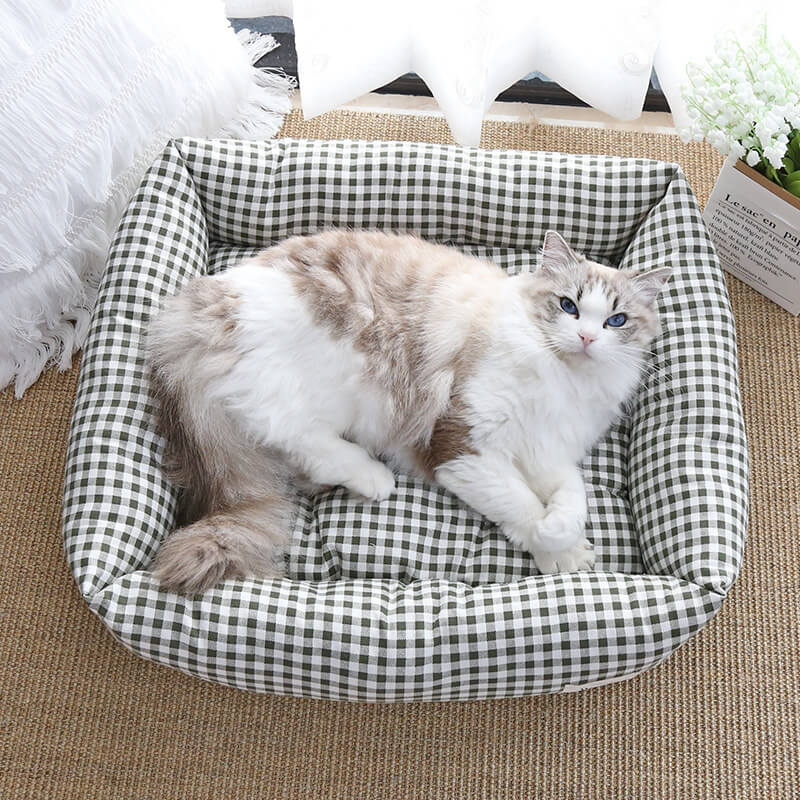 panier chat housse verte foncée carreaux avec chat 