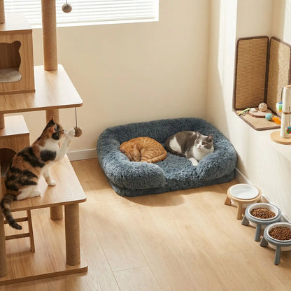 panier chat peluche gris bleu foncé avec chats salle jeu 