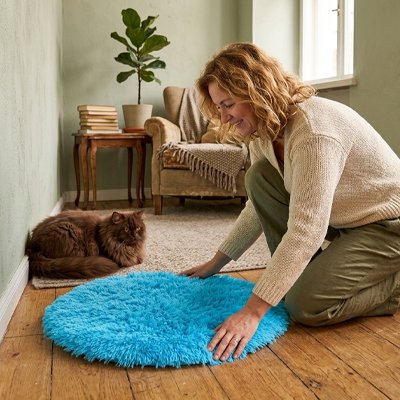 tapis chat rond bleu femme chat assis 