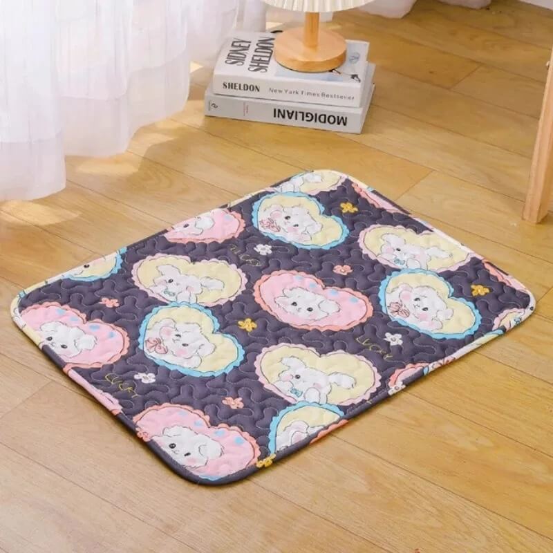 tapis rafraichissant chat gris foncé coeurs 