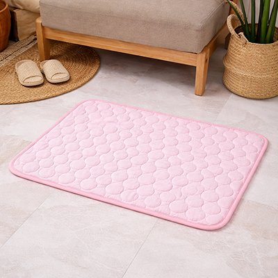 tapis rafraichissant chat rose  