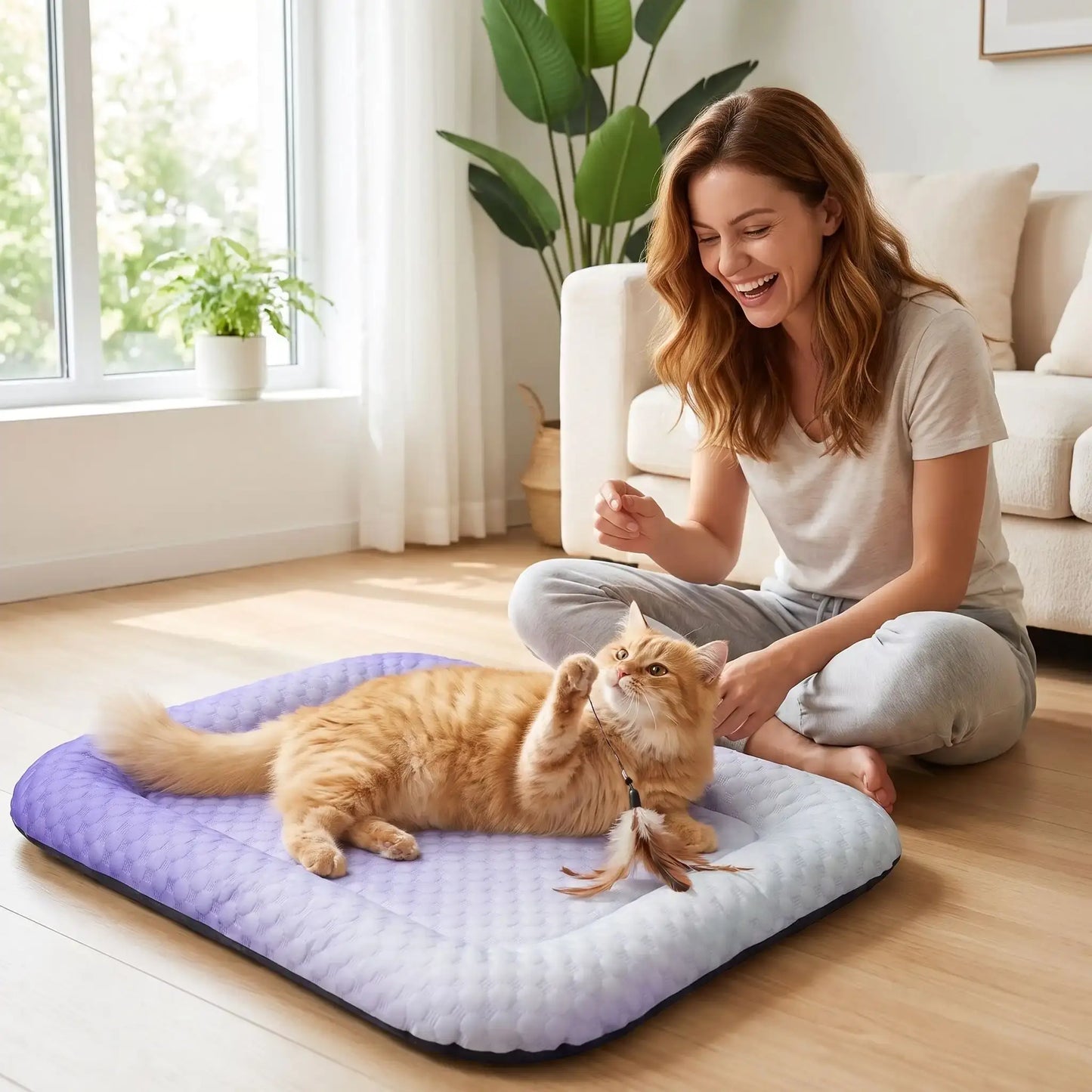 tapis rafraichissant chat soie végétal violet chat jouant 